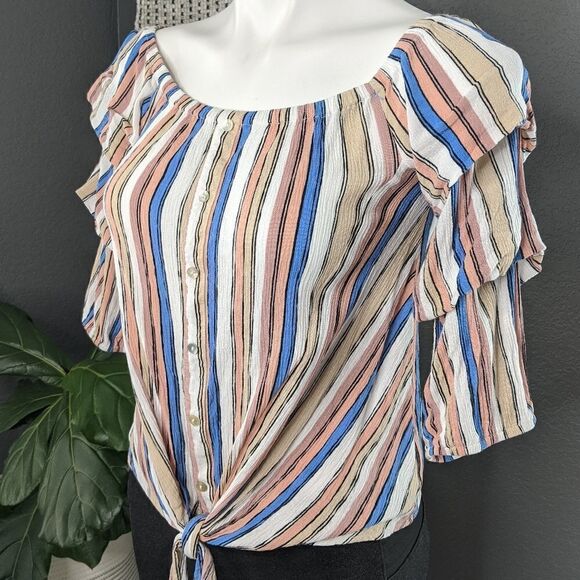 ⭐ Lily White Striped Tie-Front Blouse - Picture 2 of 8